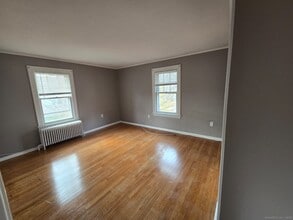 Building Photo - 116 Hillside Ave