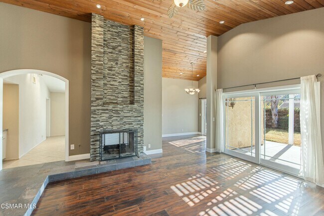 Foto del edificio - 3332 Holloway St