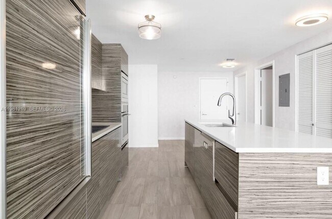 Foto del edificio - 460 NE 28th St