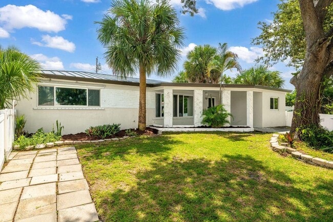 Building Photo - 2298 NE 4th Ave