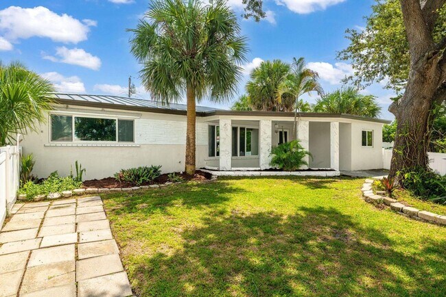 Foto del edificio - 2298 NE 4th Ave