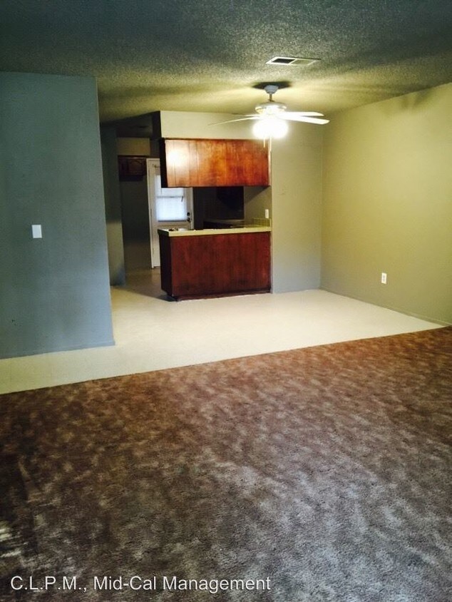 Building Photo - 2526 W Caldwell Ave