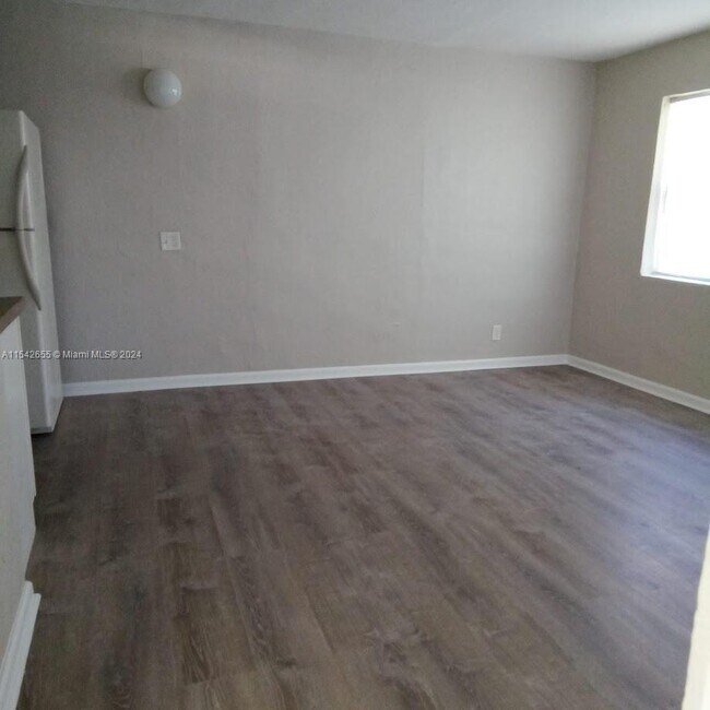 Foto del edificio - 1710 NW 9th St