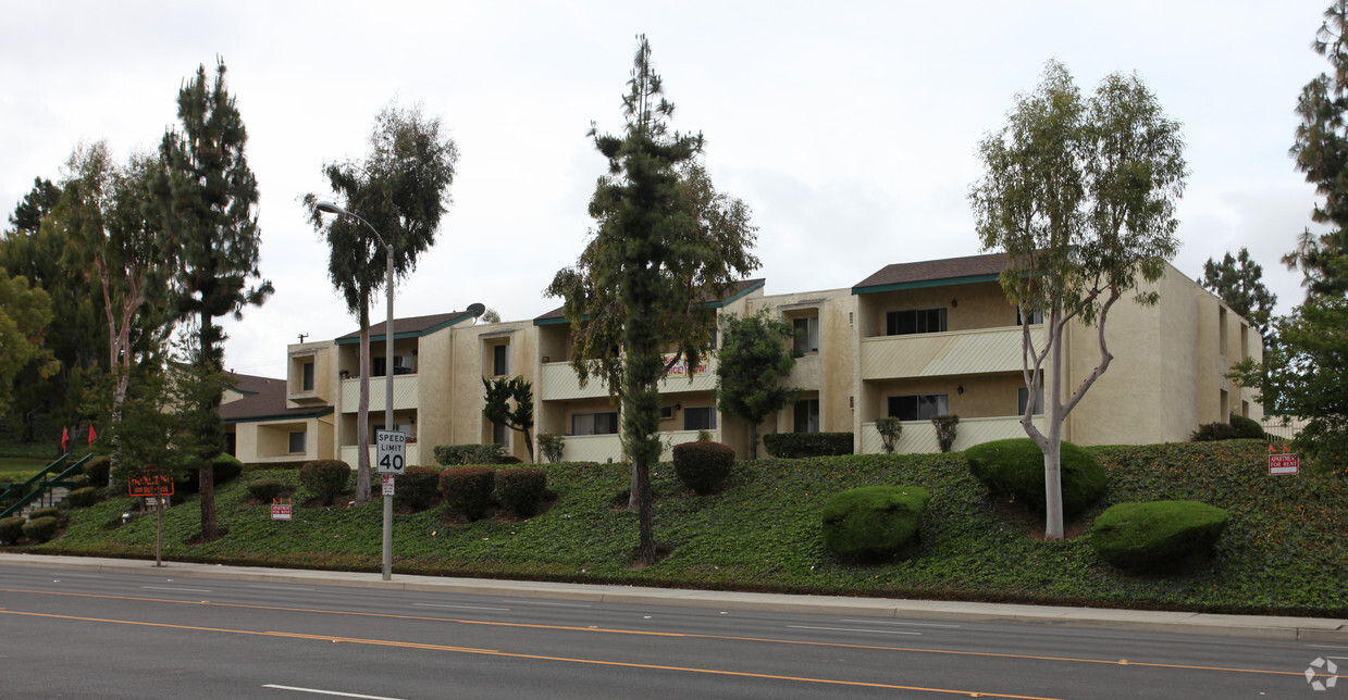 Woodcrest - Woodcrest Apartments