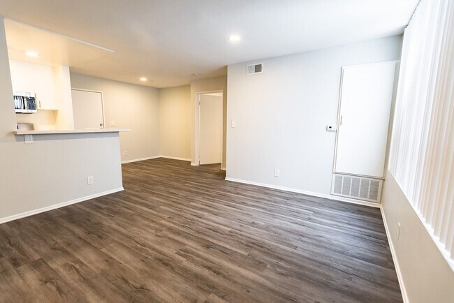 Foto del interior - 5302 Colodny Ave