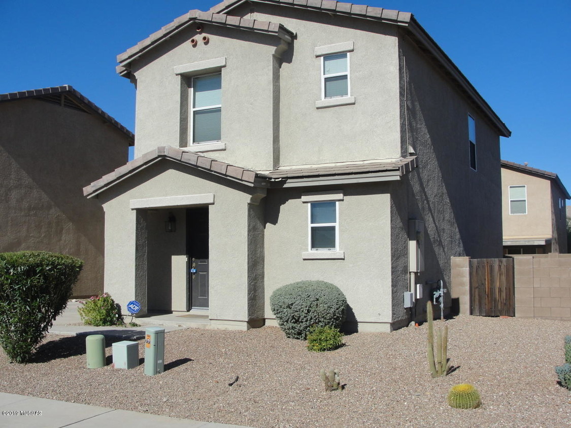 Primary Photo - 4215 E Stone River Dr