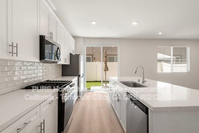 Building Photo - 40702 Birchfield Dr