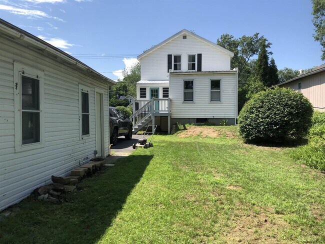 Building Photo - 318 Fuller Rd