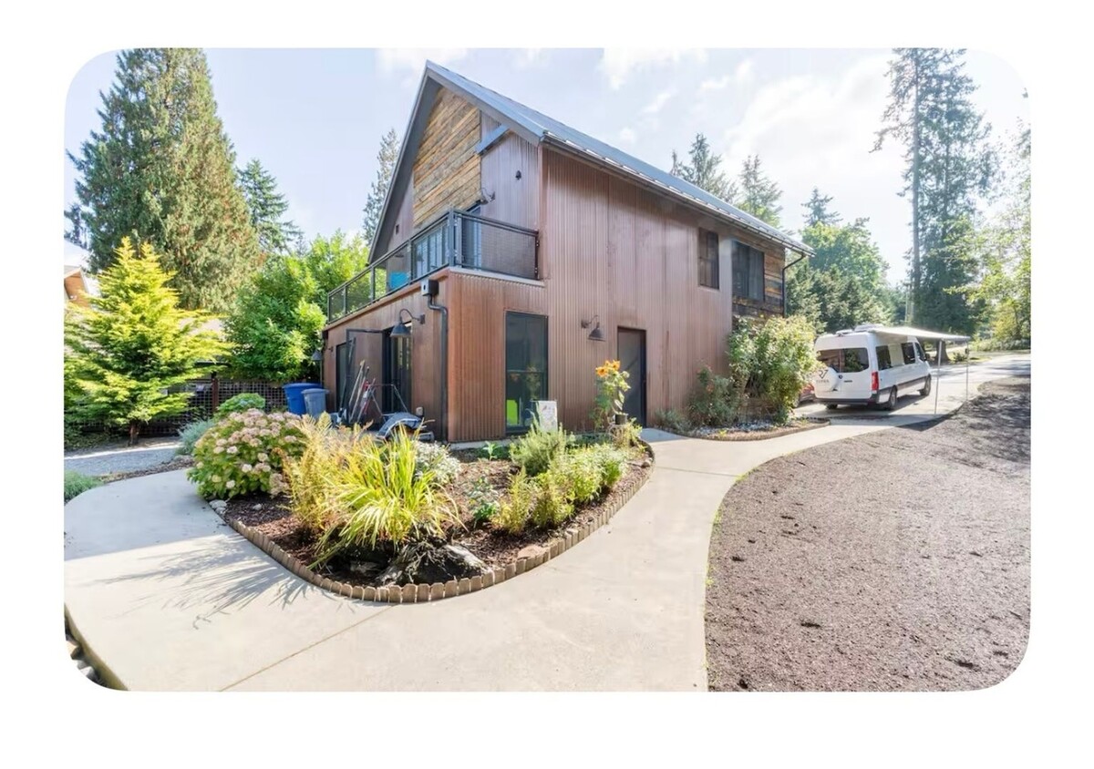 Primary Photo - Charming 1BR Condo in Kenmore in forest se...