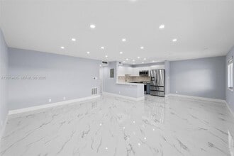 Building Photo - 1400 NE 54th St