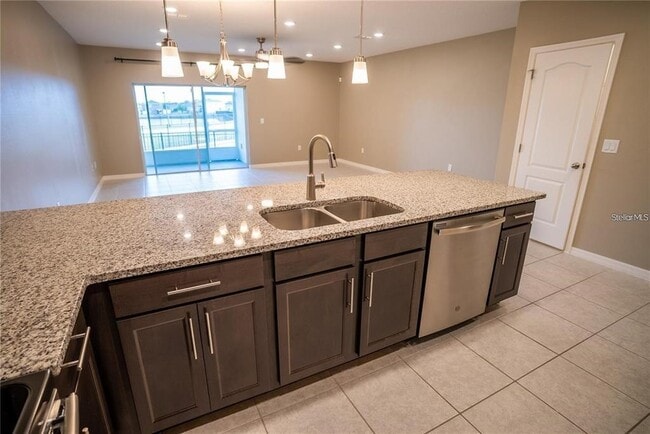 Building Photo - 131 Primrose Dr