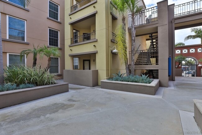 Building Photo - 1270 Cleveland Ave