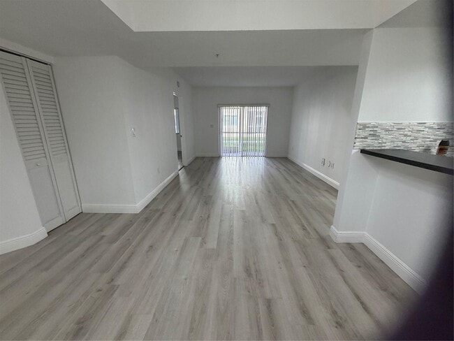 Foto del edificio - 10115 W Atlantic Blvd