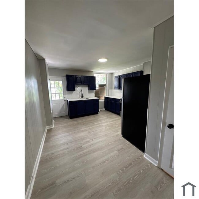 3 Bedroom Rehabbed - 3 Bedroom Rehabbed Townhome