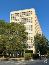 Building Photo - 1400 E 55th Pl