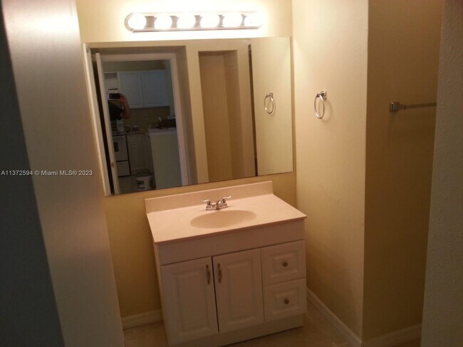 Building Photo - 4887 Via Palm Lakes Via