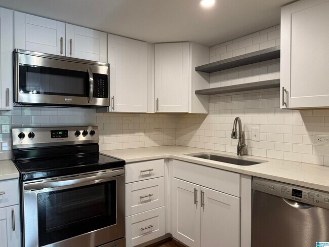 Foto del edificio - 2717 Highland Ave