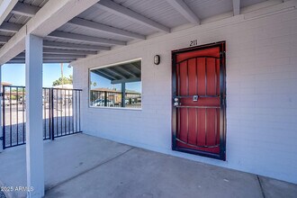 Building Photo - 211 S Doran