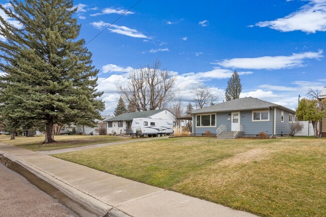 Building Photo - 3516 7th Ave S