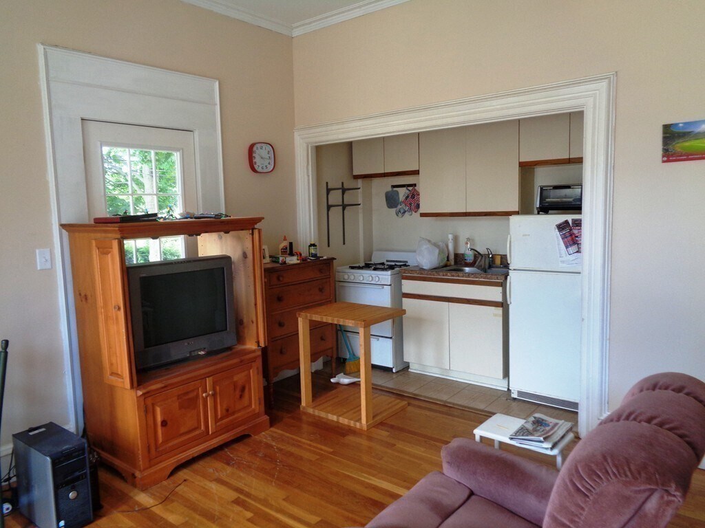 Building Photo - 255 County St