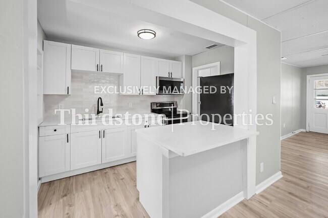 Foto del edificio - 4554 Crescent St