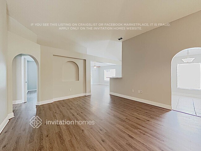 Foto del edificio - 3260 Erskine Dr