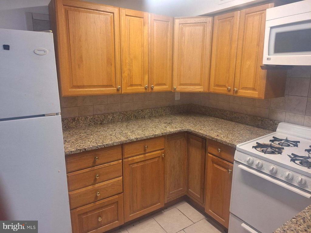 Primary Photo - 201-UNIT Chester Ave