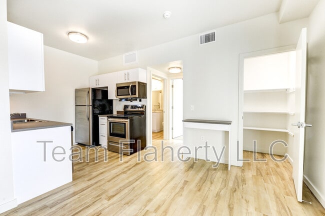 Foto del edificio - 1220 Mapleton Ave