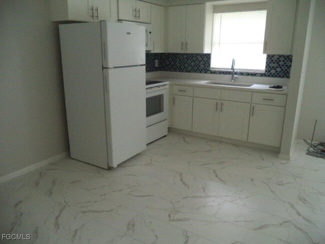 Building Photo - 306 Hubbard Ave