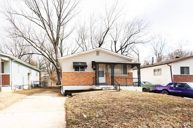 Foto del edificio - Lovely 3 Bedroom 1 Bathroom Home