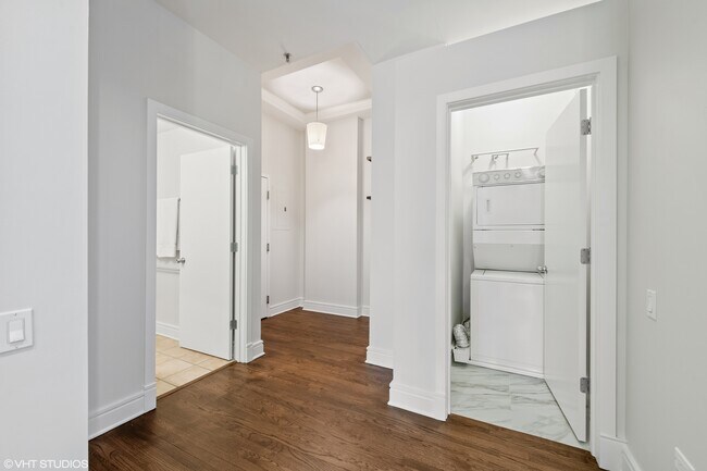 Foyer - 212 W Washington St