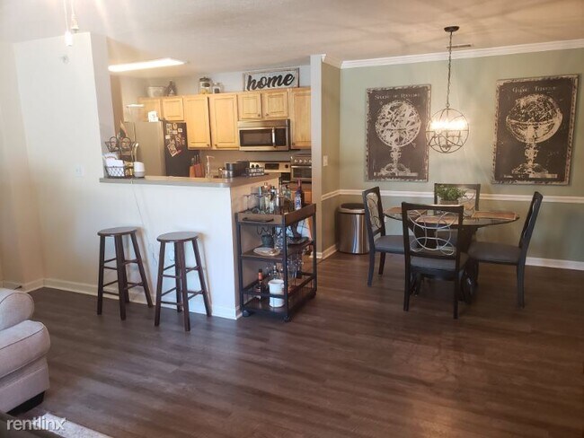 Building Photo - 2 br, 2 bath Condo - 5002 Lenox Oval