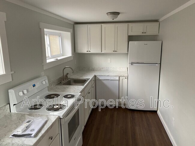 Building Photo - 2303 Abbott Dr