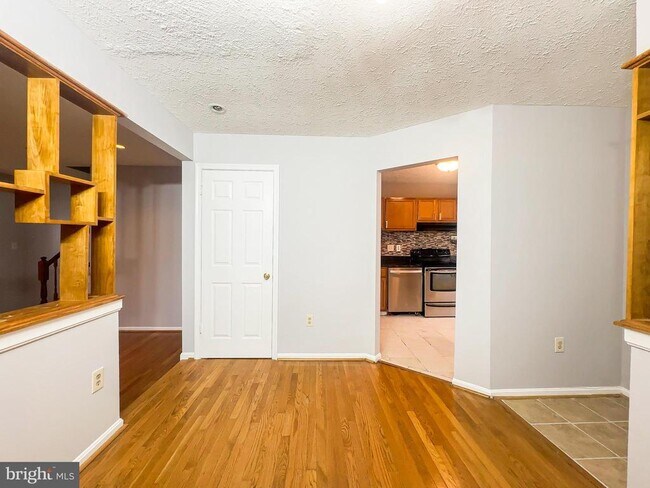 Foto del edificio - 3714 Silver Park Ct