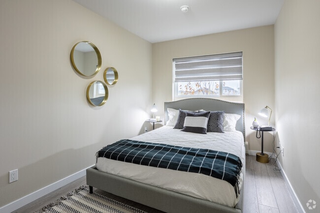 2BR, 1BA - 840SF - Sterling Manor