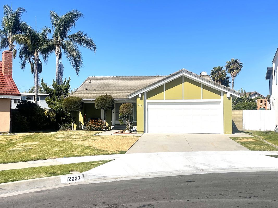 Foto principal - 12237 Christopher Ln