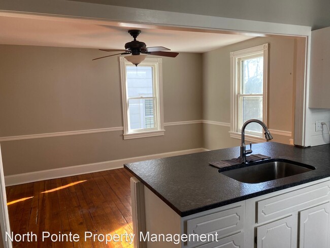 Building Photo - 3 br, 1.5 bath House - 112 E. Main St.