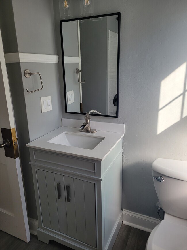 Bathroom - 714 S 2nd Ave