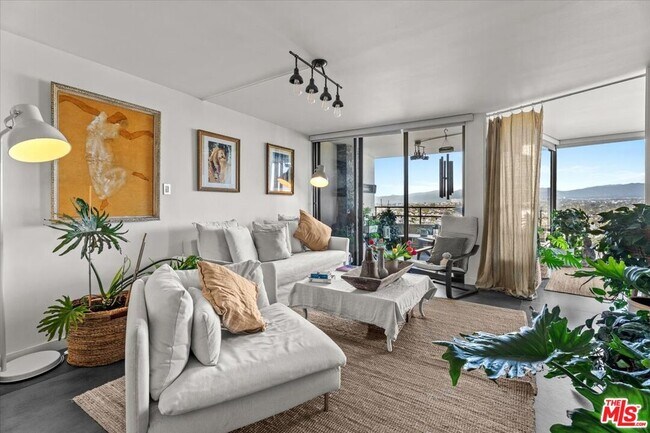 Building Photo - 4316 Marina City Dr