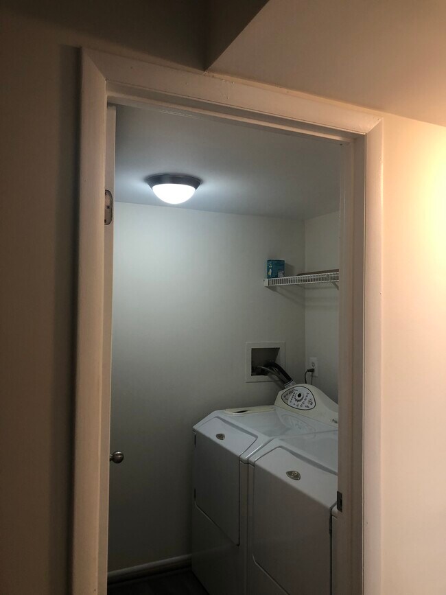 Laundry Room - 1734 Ascot Way