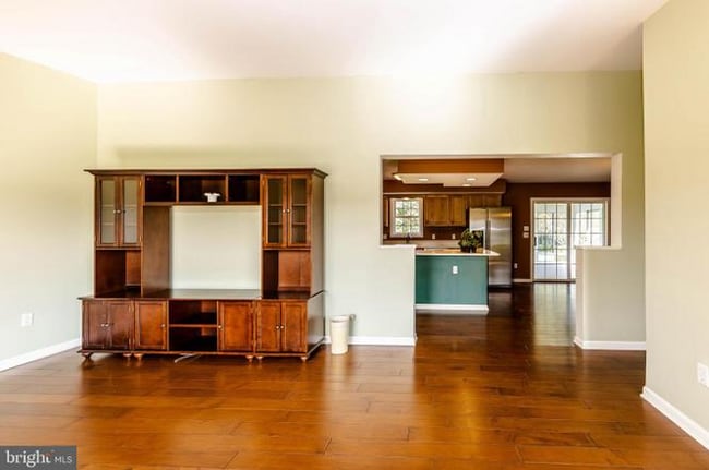 Building Photo - 305 S Winding Brooke Dr