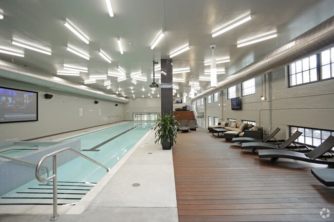 Interior Photo - Pickwick Plaza