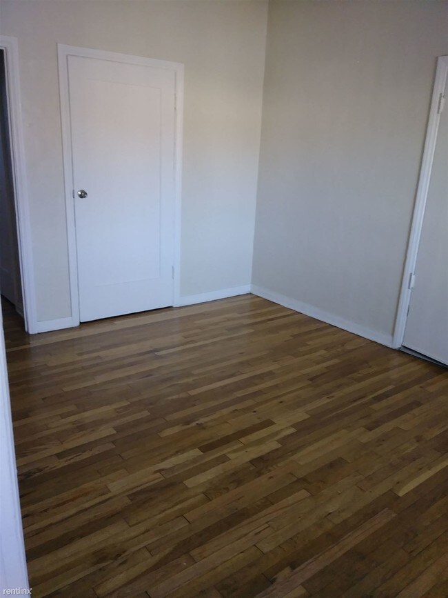 Building Photo - 1154 S Normandie Ave