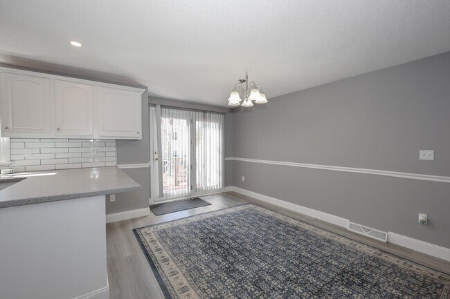 Foto del edificio - 5 Gleneagle Dr