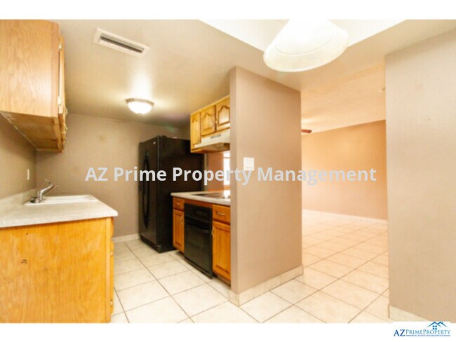 Building Photo - 4265 N 67th Dr