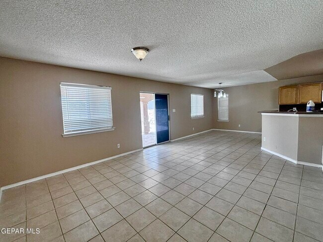 Building Photo - 12312 Tierra Laguna Dr