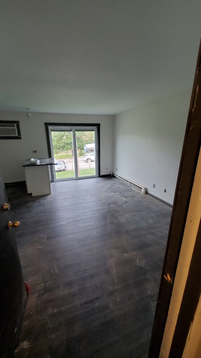 Living room - 1600 Oakland Ave