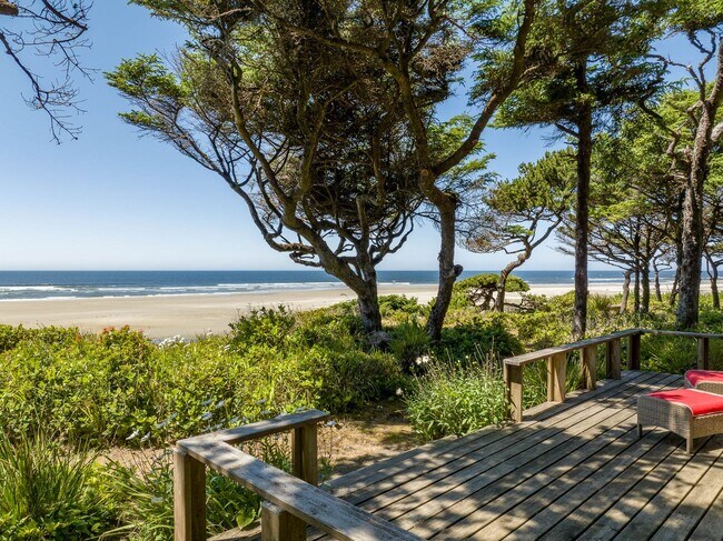 Foto del edificio - Beautiful Ocean Front Home in Seal Rock!