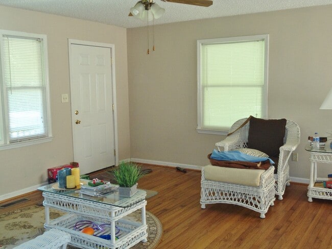 Building Photo - Home available for rent in Gardendale! Available to View with 48 Hours Notice!!!
