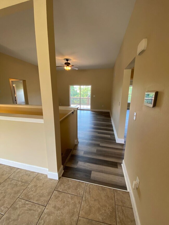 Foto del edificio - Luxurious 5 Bedroom Home in Woodridge Estates
